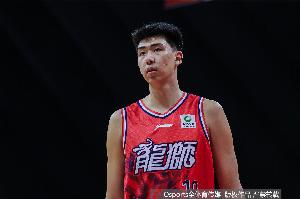 媒體人：文班亞馬當然只有一個 但2米26徐昕的靈活性怎能不算潛力配圖