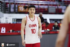 媒體人:王俊杰依然是男籃4號位無代餐 就是今晚手感差點意思配圖