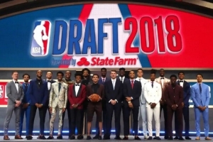 八年之后，我們四個一起打NBA總決賽配圖