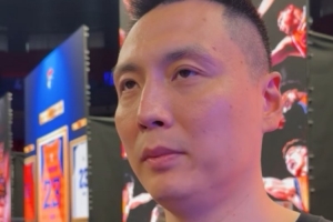 盧偉：李添榮進(jìn)攻上這幾年發(fā)揮較好 個(gè)人防守上還得打磨配圖