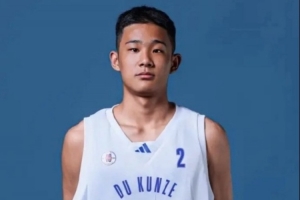 媒體人:杜鋒之子杜昆澤入選2026年Jr.NBA精英訓(xùn)練營配圖