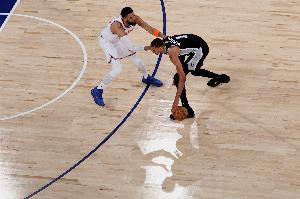 追夢:文班被激出臟動作可能應該被停賽兩場 但NBA寬恕了他!配圖
