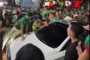 郵報：墨西哥發(fā)生汽車沖撞世界杯狂歡人群事件，17人受傷1人危殆配圖