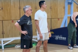 山東高速男籃體能教練王喆回歸 新外教奧斯卡?拉塔現(xiàn)身訓(xùn)練場配圖