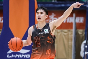 魯媒：狀元謝智杰新賽季繼續(xù)山東高速男籃哪也不去配圖