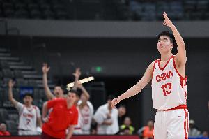 媒體人：中國(guó)U18男籃小伙子們對(duì)新西蘭整場(chǎng)都處于壓制狀態(tài)配圖