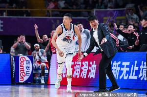 魯媒：山東男籃今天抵達淄博備戰(zhàn)熱身賽 下周將會趕赴黑龍江配圖
