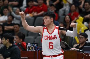 媒體人：中國隊要縮短輪換 呂飛燕/陳昱休很難打此局王子超犯規(guī)多配圖