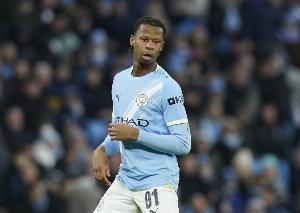 英媒：曼城18歲中衛(wèi)姆富尼將加盟考文垂，沃特福德也對他感興趣配圖