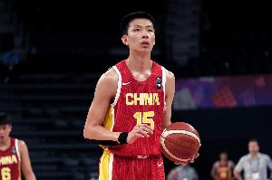媒體人：今天的哨子太過(guò)分了 這是我們近十年來(lái)最接近冠軍的一次配圖