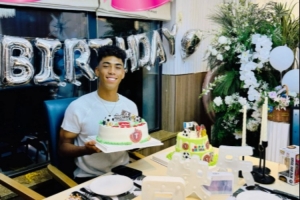 張洪福18歲生日母親發(fā)文：不要求你一定光芒萬(wàn)丈，只愿堅(jiān)守初心配圖