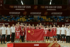 媒體人：過程和結(jié)果都滿意 中國U18男籃與澳大利亞是勢均力敵的配圖