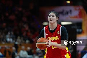 攻防碾壓！中國女籃次節(jié)34-5擊潰印尼女籃 單節(jié)凈勝達(dá)29分配圖