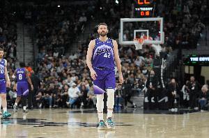 2008屆剩余還在征戰(zhàn)NBA的球員：樂(lè)福、大洛佩斯、小喬丹配圖